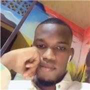 Jeune ayant une très bonne pédagogie qui evolue dans le milieu scolaire depuis 2 ans je dispense aussi des cours à domicile